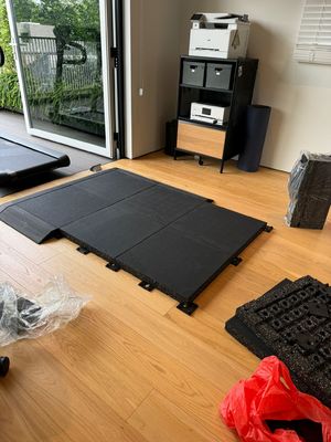 Các nhà máy sản xuất thảm cao su thương mại không độc hại